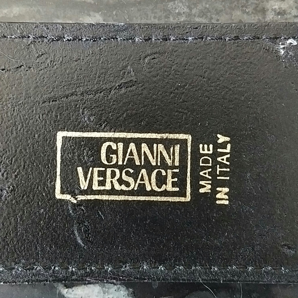 HOST PICK! GIANNI VERSACE - 90s iconic medusa leather belt - Picture 4 of 7
